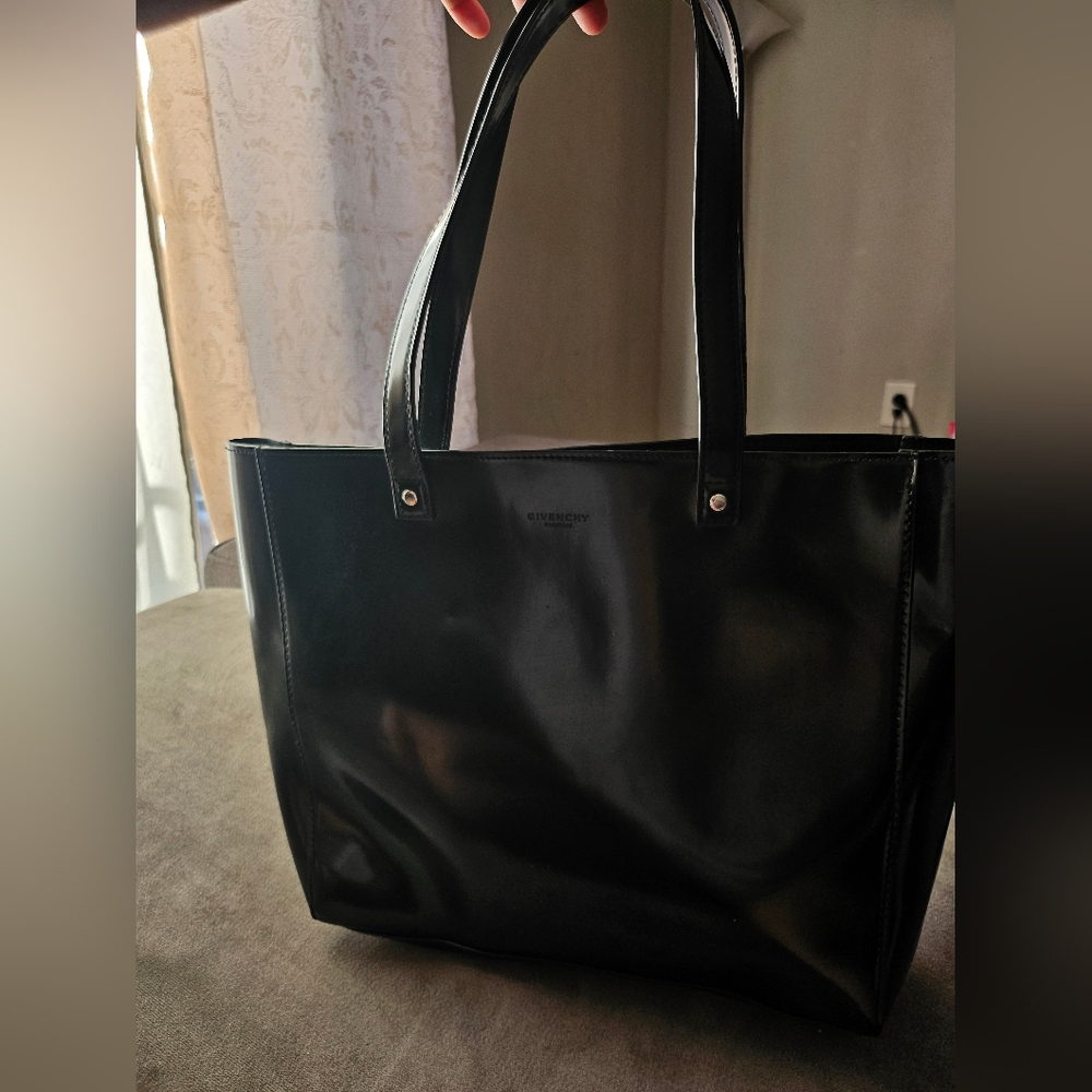 Givenchy Sleek Black Women's Tote Bag